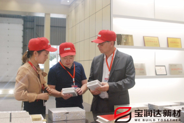 國(guó)貨當(dāng)自強(qiáng) | 法國(guó)客戶(hù)來(lái)訪寶潤(rùn)達(dá)洽談冷庫(kù)板項(xiàng)目